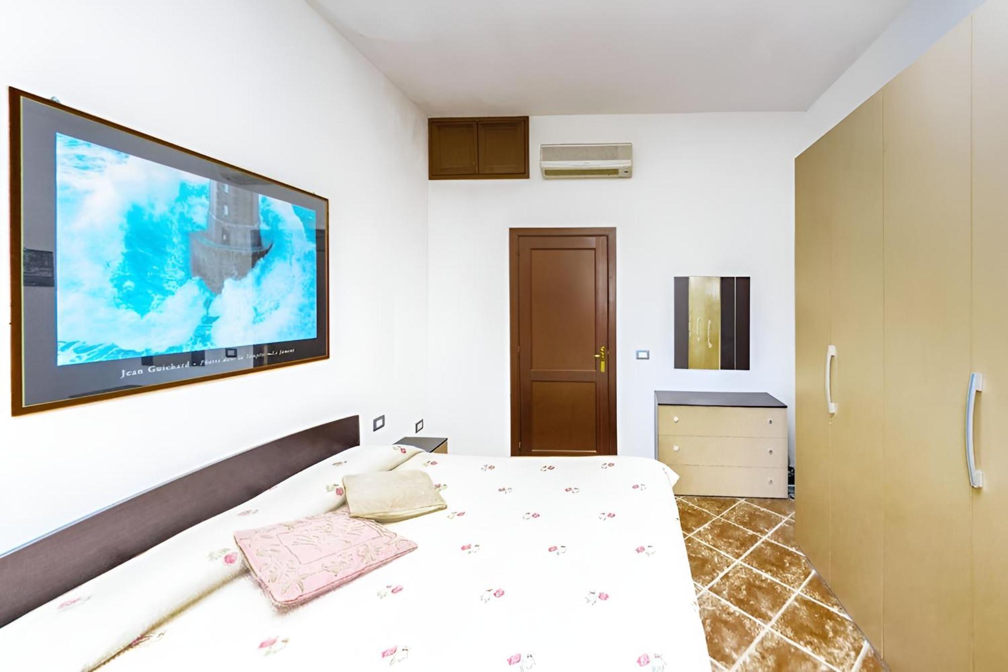 Splendido Appartamento In Pieno Centro Dell'Isola La Maddalena  Esterno foto
